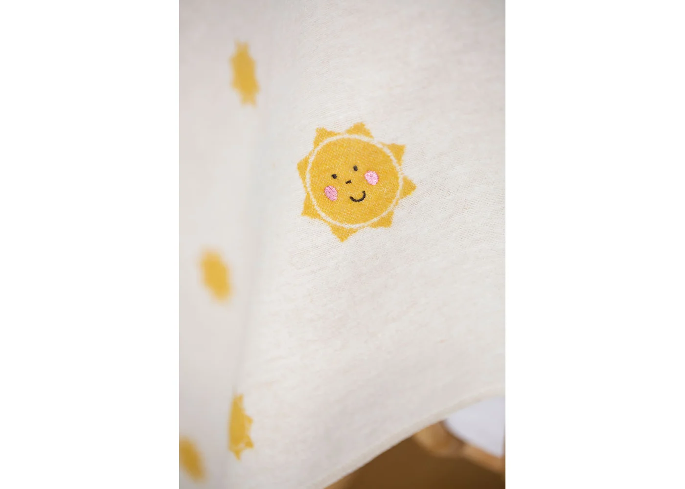 david-fussenegger-juwel-babydecke-sonne-inkl-stick-grs image 4