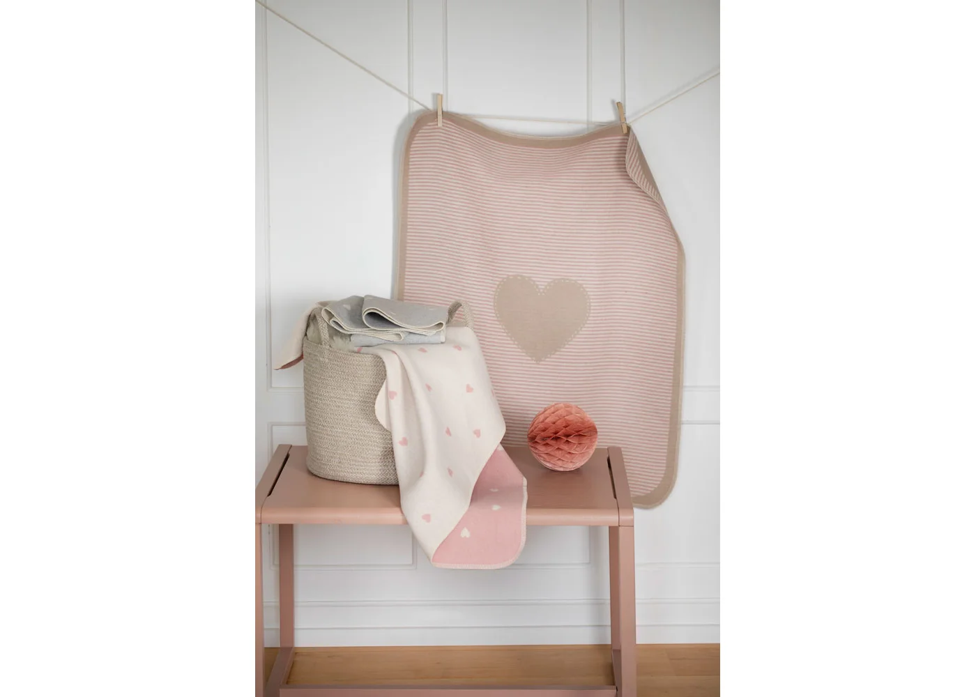 david-fussenegger-juwel-babydecke-herzen-allover-grs image 4