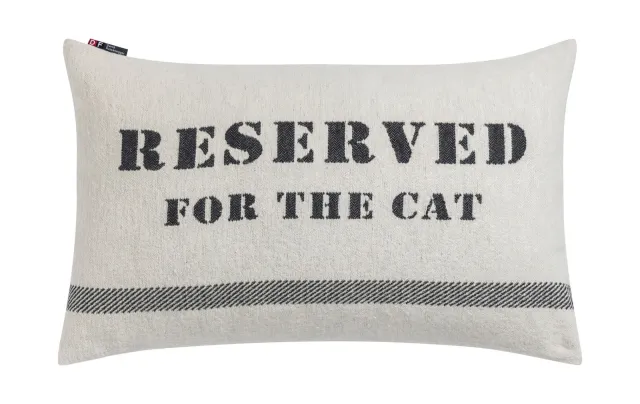 david-fussenegger-nova-kissenh-lle-reserved-for-the-cat-grs image 1