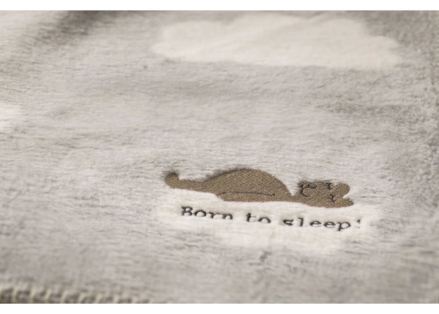 david-fussenegger-panda-babydecke-born-to-sleep-mit-stick image 2