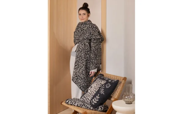 david-fussenegger-silvretta-poncho-decke-leo-one-size-grs image 7