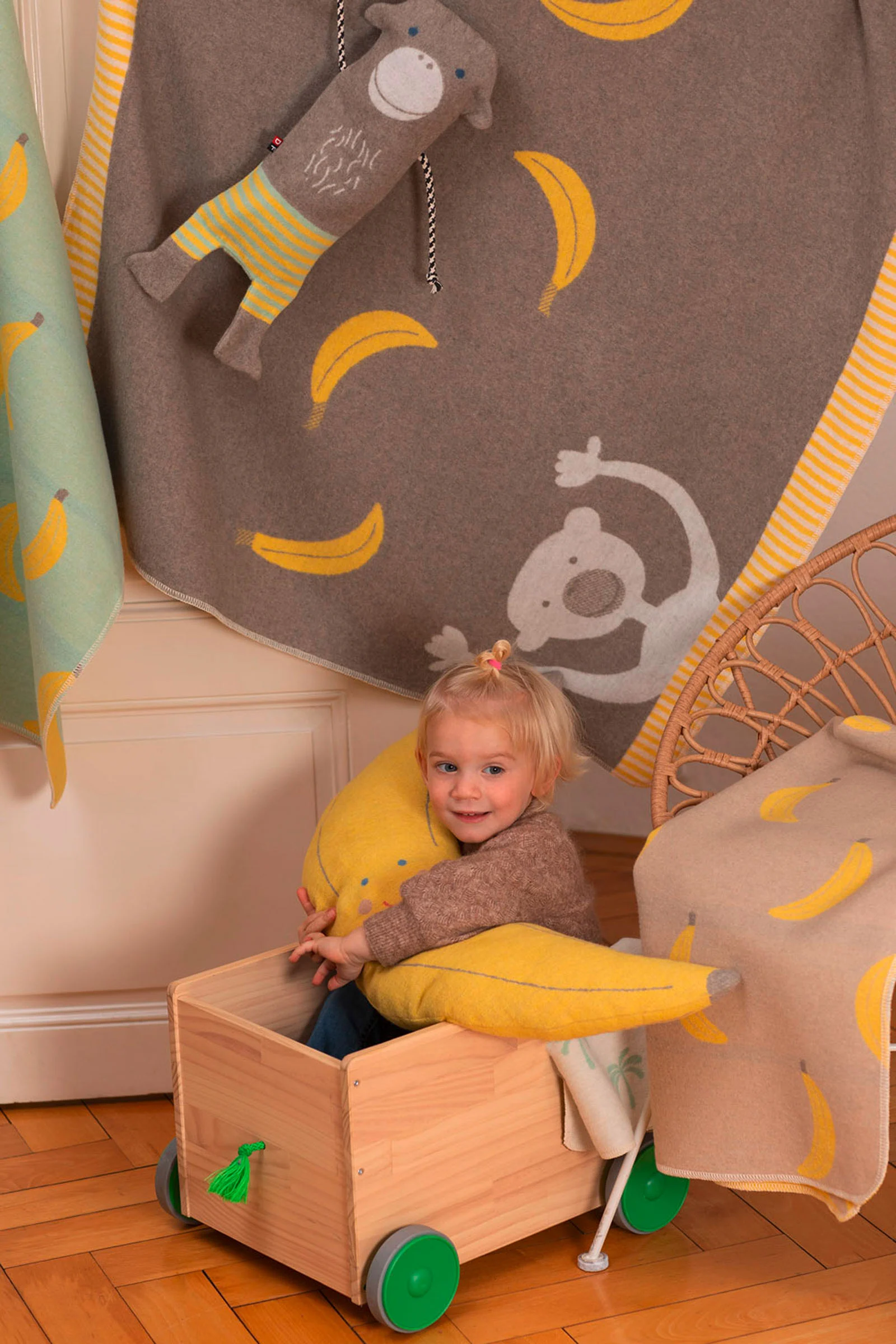 david-fussenegger-juwel-kinderdecke-banana-breeze-grs image 4