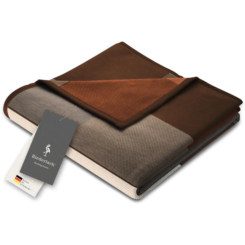 biederlack-brown-squares-kuscheldecke-150x200-cm image 1