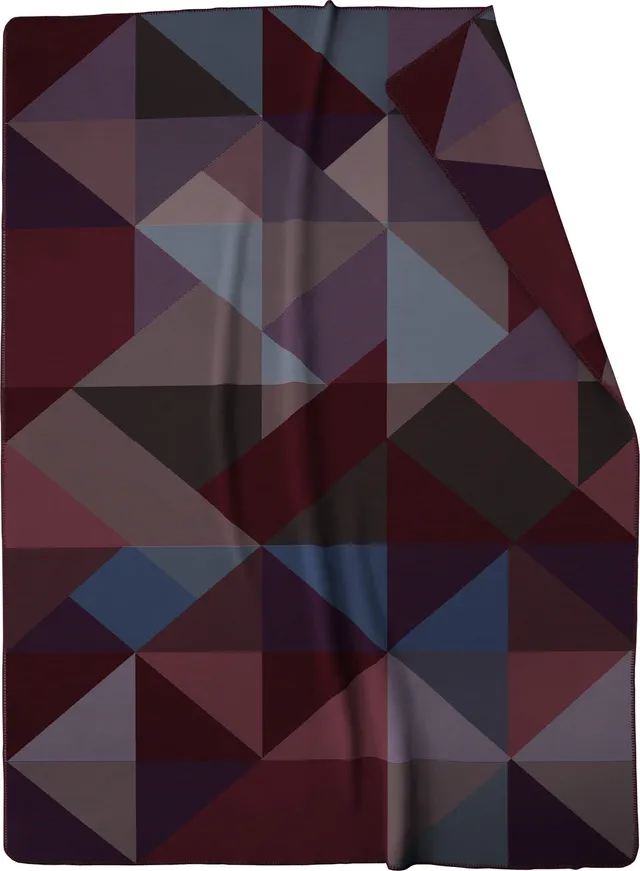 biederlack-purple-geometric-kuscheldecke-150x200-cm image 1