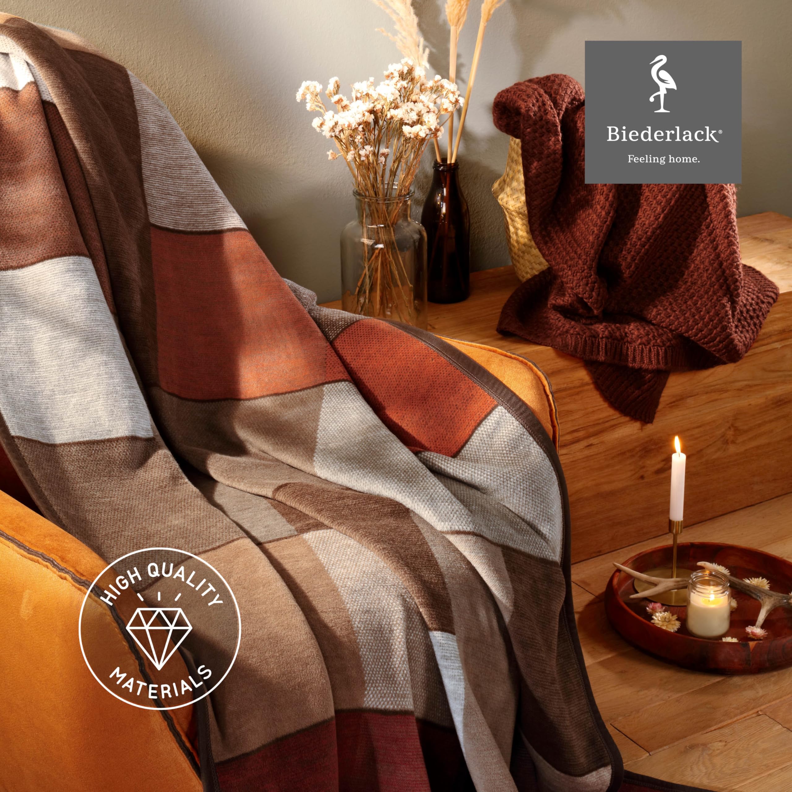 biederlack-brown-squares-kuscheldecke-150x200-cm image 6