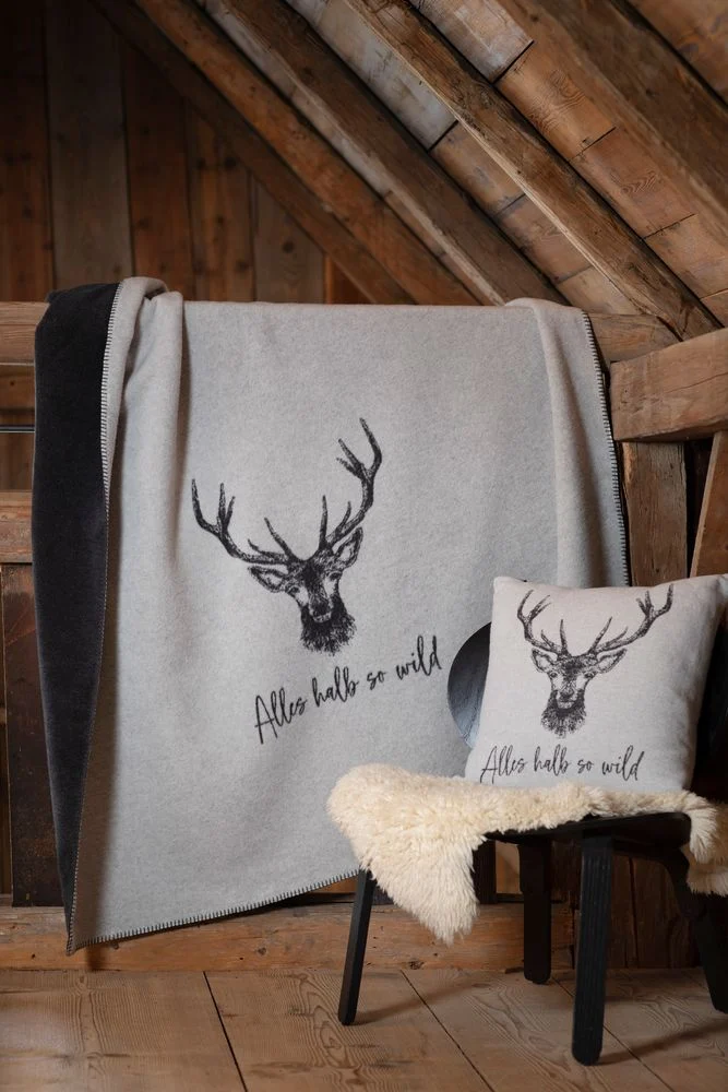 david-fussenegger-savona-wohndecke-alles-halb-so-wild-grs image 5