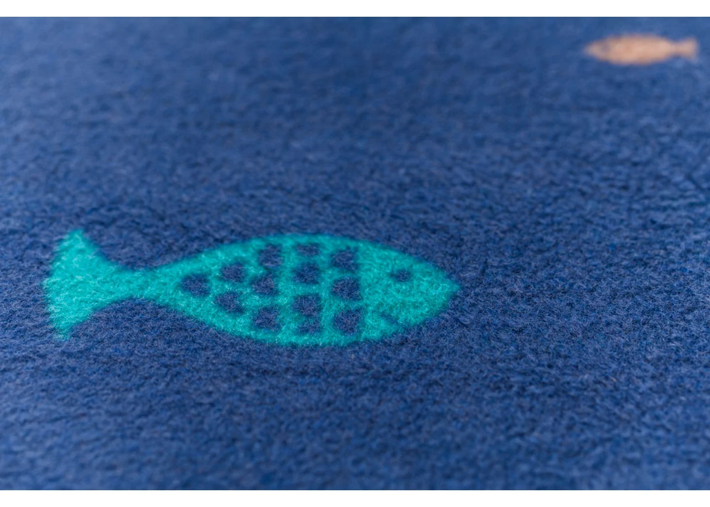 david-fussenegger-mila-babydecke-fische-grs image 3