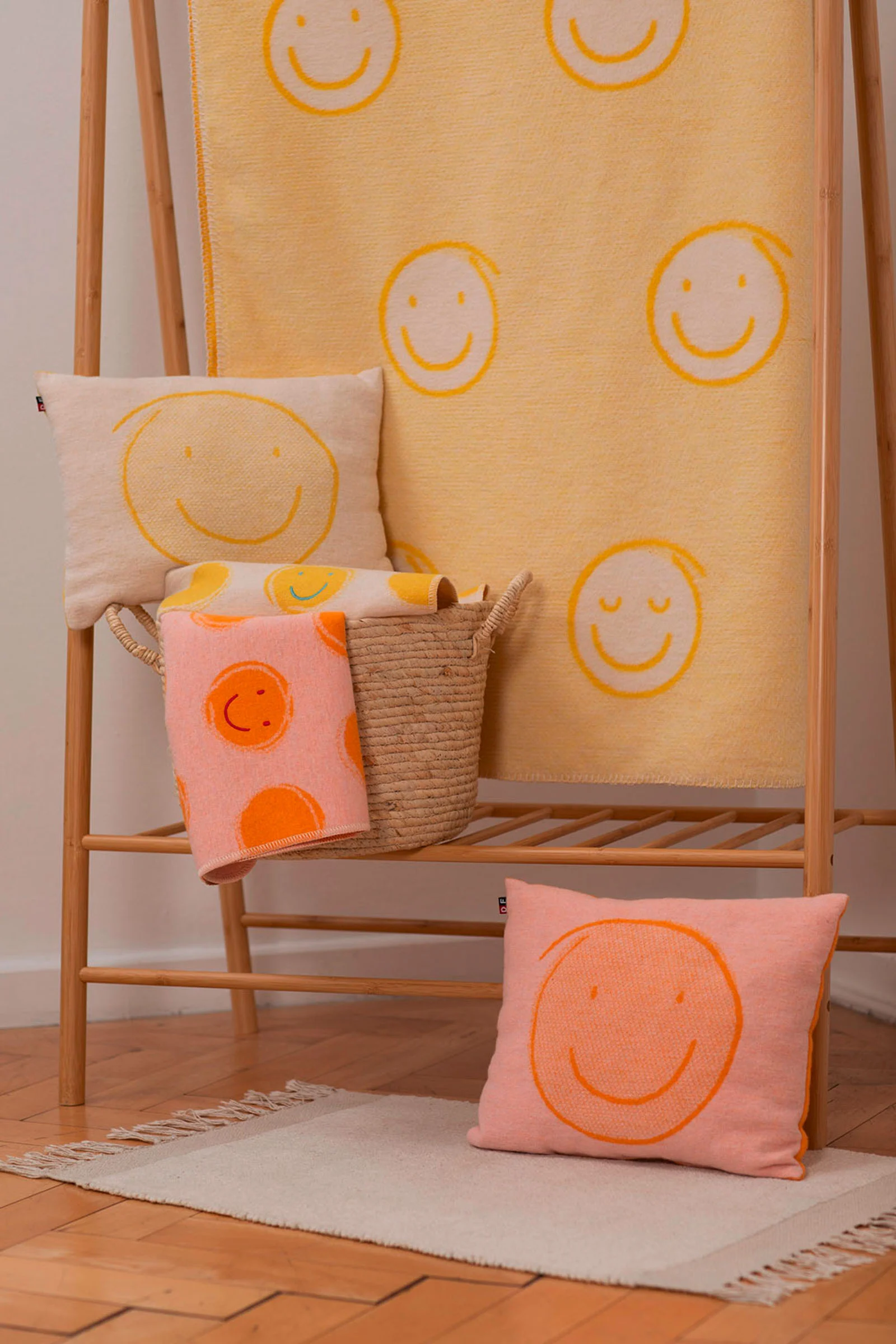 david-fussenegger-mila-kinderdecke-happy-faces-grs image 4