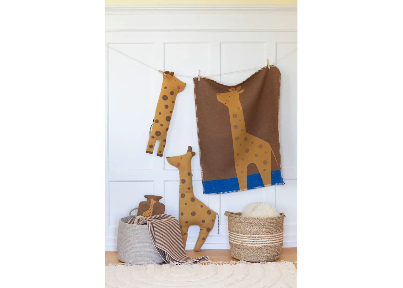 david-fussenegger-juwel-set-decke-in-der-puppe-giraffe-grs image 6