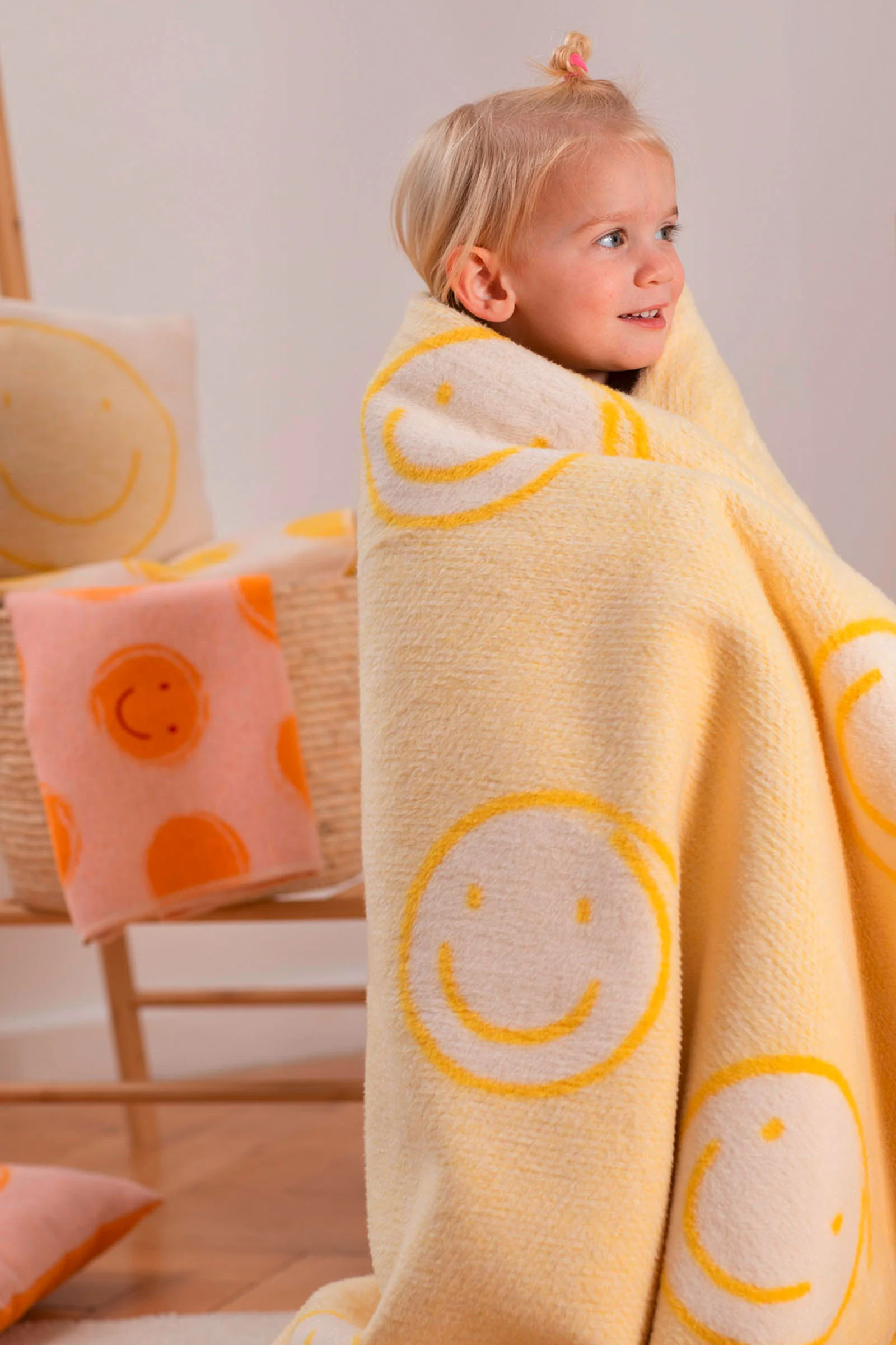 david-fussenegger-mila-kinderdecke-happy-faces-grs image 6