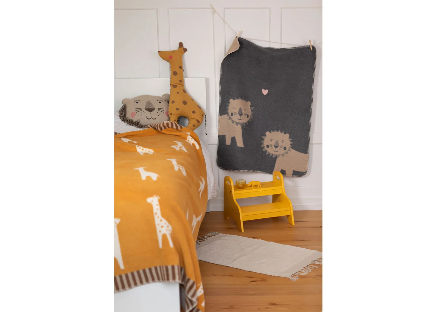 david-fussenegger-mila-kuscheldecke-giraffen image 4