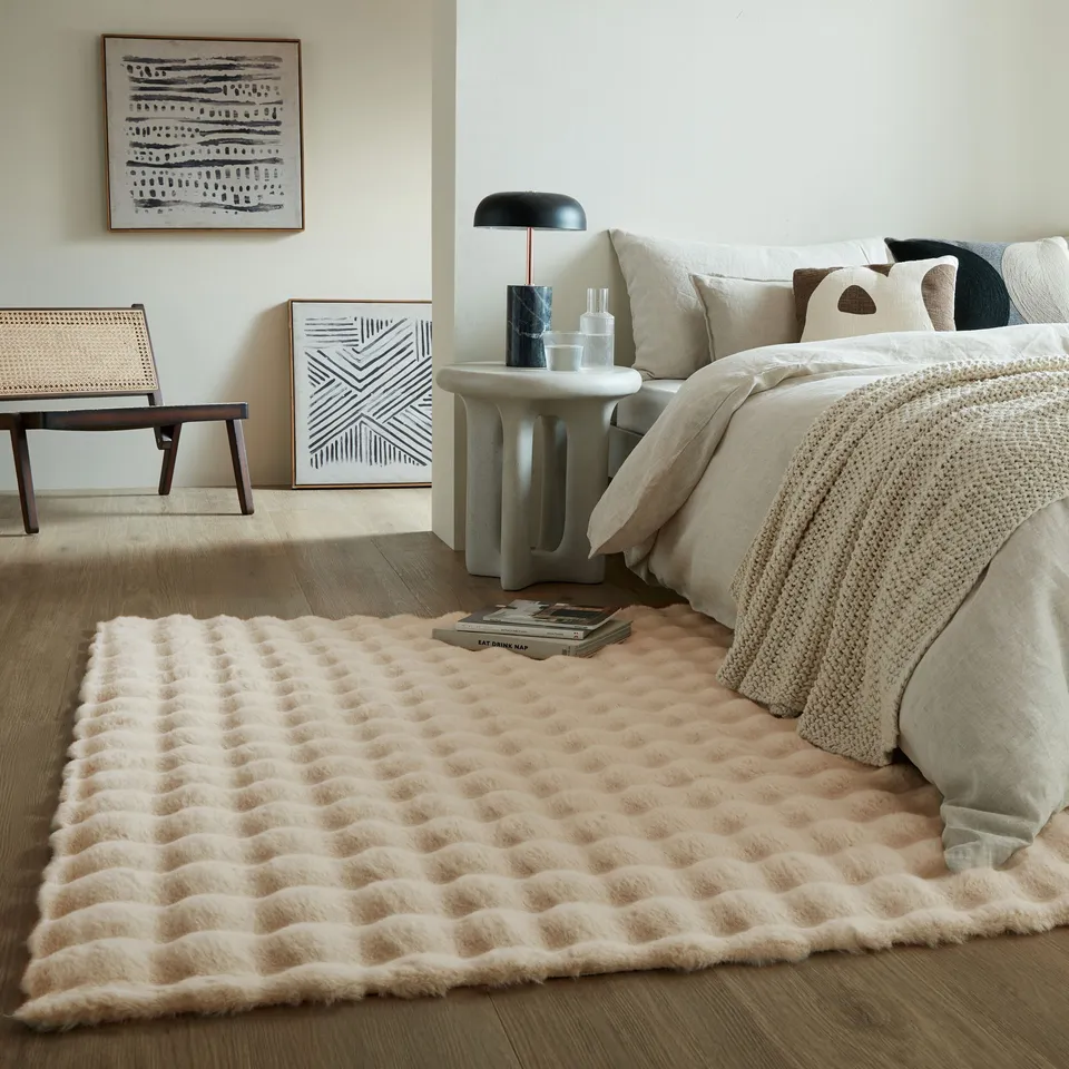 flair-rugs-waffle-washable-faux-fur-rug-waschbarer-teppich image 1